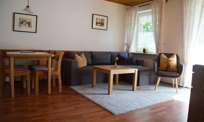 Zwiesel Apartment | Ferienwohnung im Erdgeschoss (60qm) mit zwei seperaten Schlafzimmern