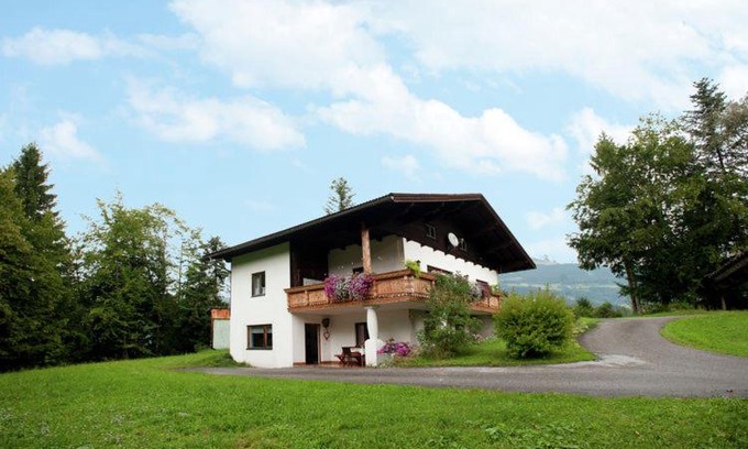 Sankt Koloman Ski Chalet | Ferienwohnung im Haus Maria