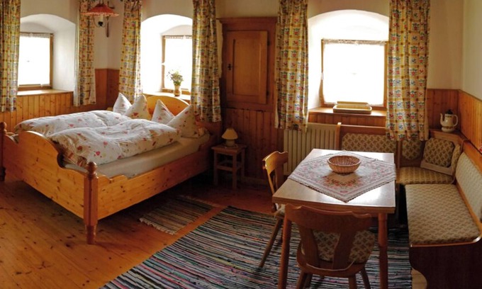 Kiefersfelden Apartment | Ferienwohnung "In der Stube" (28qm)