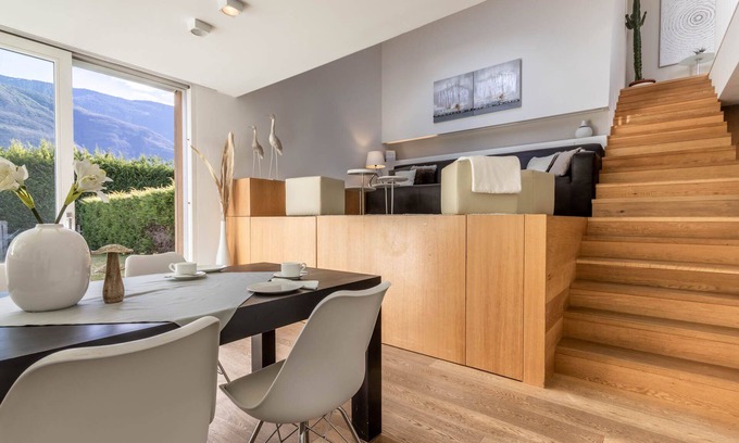 Salorno Other | Ferienwohnung in Ruhiger Lage, Mitten im Grün