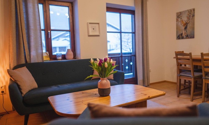 Breitmoos Apartment | Ferienwohnung Maxl für 2-4 Personen, 2 Schlafzimmer mit Balkon, 60 m²