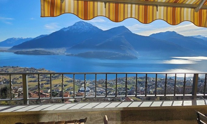 Stazzona Apartment | Ferienwohnung mit Terrasse mit Seeblick, Bbq, Garten, Wlan, TV Sat. Parkplatz