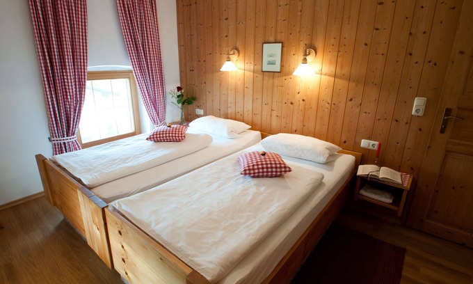 Seeon-Seebruck Apartment | Ferienwohnung Nr. 3 mit Südbalkon, 50qm