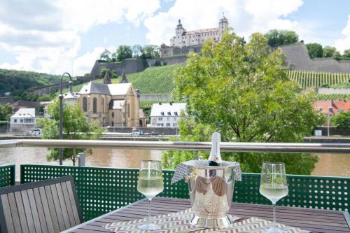Wurzburg City Centre Apartment | Ferienwohnung Panorama mit Festungsblick