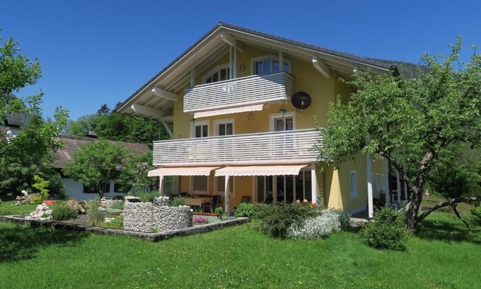 Schneizlreuth Apartment | Ferienwohnung Reiteralmblick - Regina Häusl