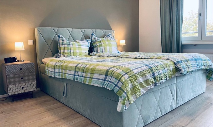 Seeon-Seebruck Apartment | Ferienwohnung Seeblick, 50 qm, 1 Sep. Schlafzimmer mit Balkon