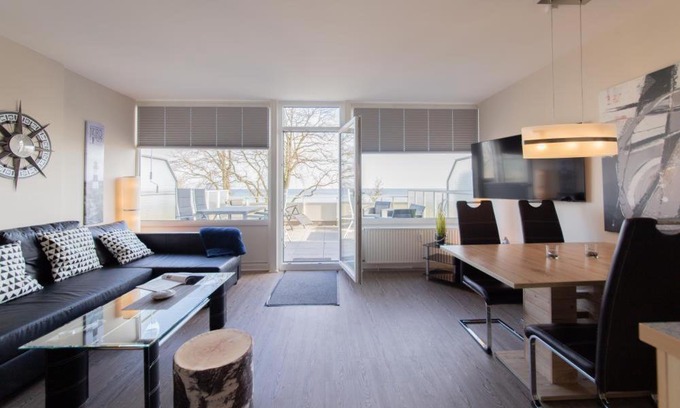Scharbeutz Apartment | Ferienwohnung Strandhotel App. 105