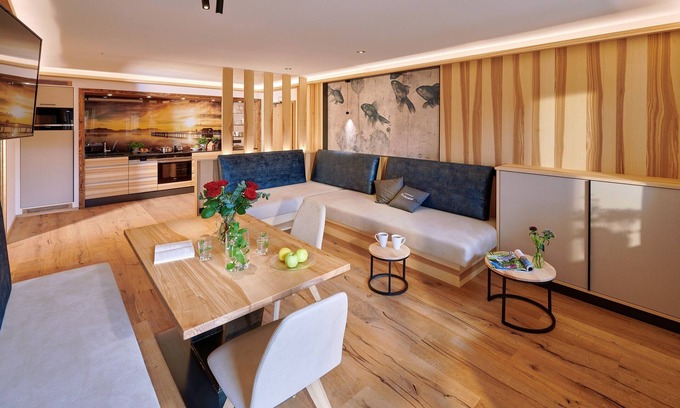 Chieming Apartment | Ferienwohnung Tiroler Ache, 1-2pers.+baby, 1sep. SZ, Terrasse mit Chiemseeblick