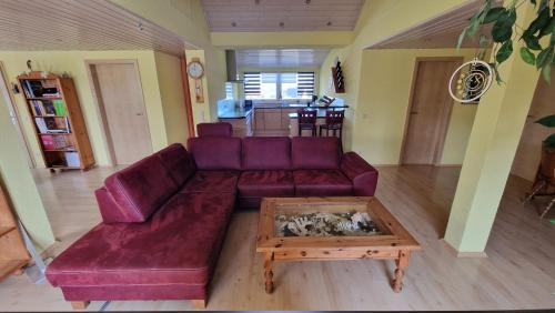 Burgau Apartment | Ferienwohnung Wiesental II, Wiesentalstrasse 1, 89331 Burgau
