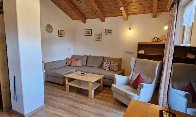 Inzell Apartment | Ferienwohnung Zuahaisl für 4 Personen, 2 Schlafzimmer mit Balkon, 70 m²