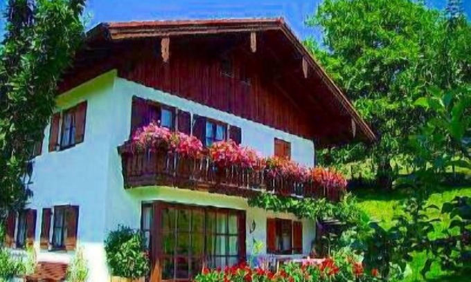 Anger Apartment | Ferienwohnung Zuhaus, 76m², 2 Schlafzimmer, Balkon, TV, 4 Sterne, 4 Pers