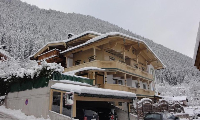 Finkenberg Apartment | Ferienwohnungen am Riedanger