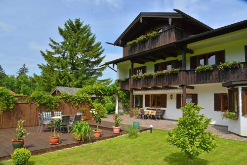 Aschau im Chiemgau Apartment | Ferienwohnungen Haus Monika