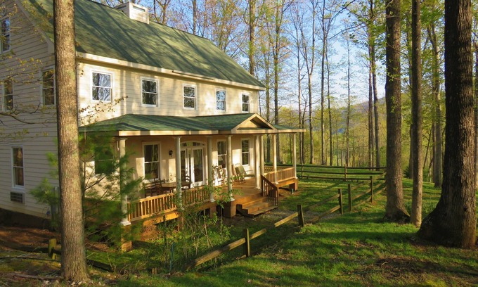 Deep Gap House | Fern Hill: Breathtaking Mountain Views and Outstanding Amenities