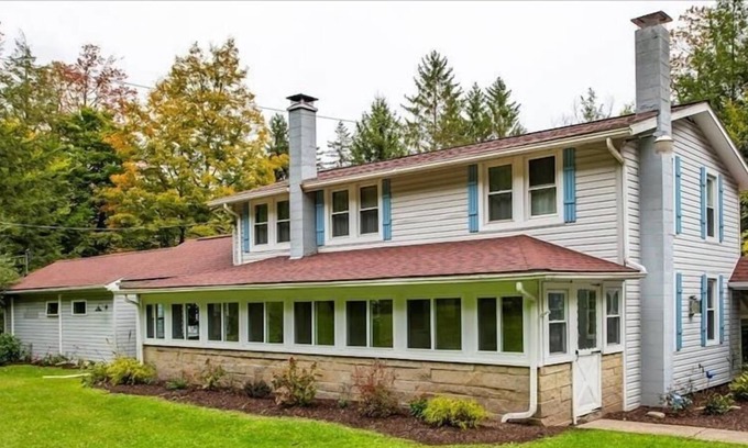 Laporte House | Fern Hill Cottage - Robin Real Estate