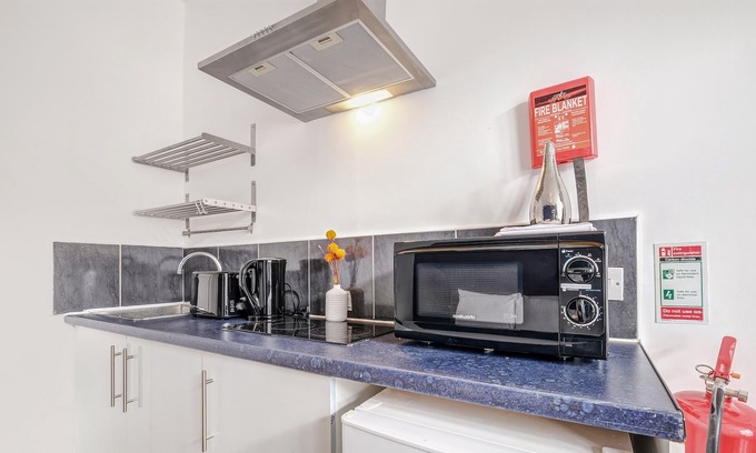 Sudbury Apartment | Fernbank Rooms Sudbury Hill, Harrow,Self-Contained Studios with En-Suite - Apt01