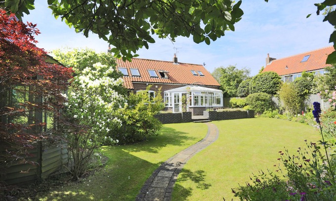 Walberswick House | Ferrins - Five Bedroom House, Sleeps 10