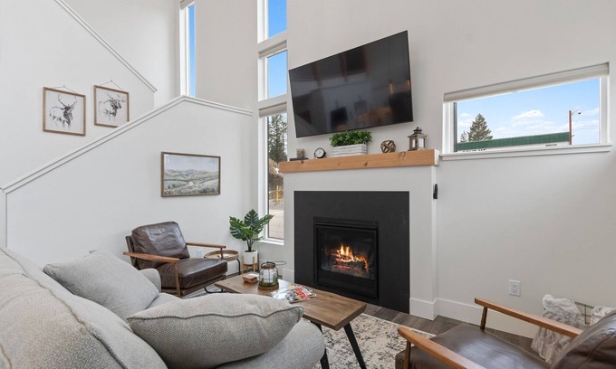 Whitefish Condo | Festive Stays Available! Stunning Quarry unit! B10! Wonderful shared amenities!