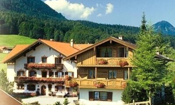 Ruhpolding Apartment | Fewo , Balkon, Kochnische, 2 Schlaf- und 1 Wohnzimmer, max 4 Personen