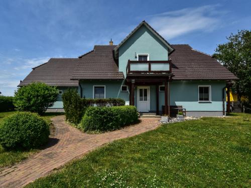 Neuenkirchen Apartment | Fewo Boddenblick im EG - mit Blick auf den Breetzer Bodden