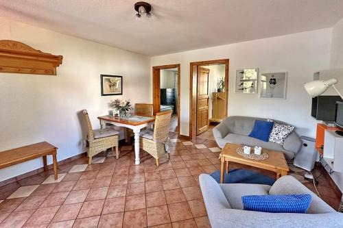 Dargun Apartment | FeWo Fehmarn Mecklenburg Pool Alte Schule Barlin