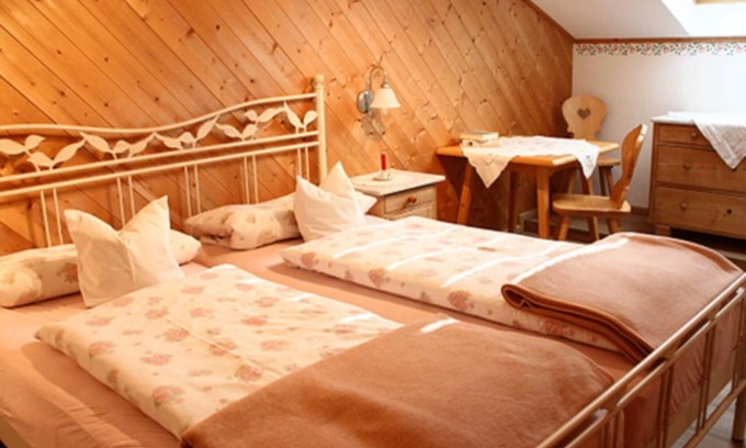 Grassau Apartment | Fewo Rose 75 qm f. 3-5 Pers., 2 Doppelzimmer, 1 Einzelzimmer, Balkon.