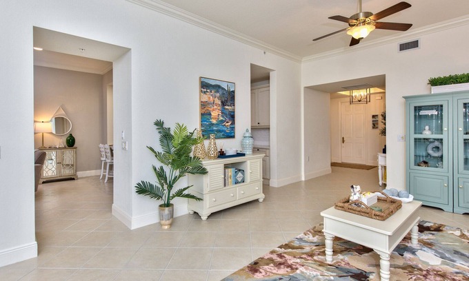 Naples Villa | Fiddlers Creek - Varenna 3 bdrm Coach home close to Marco and Downtown Naples!