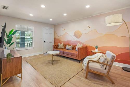 St. Augustine House | Fido Friendly Condo Sun and Fun Walk to DT Free Parking