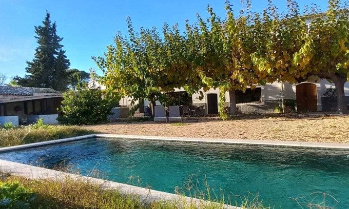 San Martin Sarroca Cottage | Field and Vine Shelter