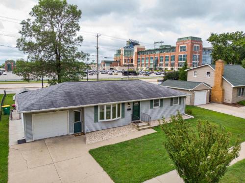 Green Bay House | Field of Dreams by Simple Life Rentals
