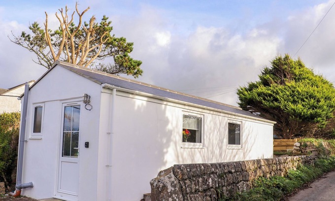 Botallack Cottage | FIFTY DEGREES NORTH, pet friendly, with a garden in St Just