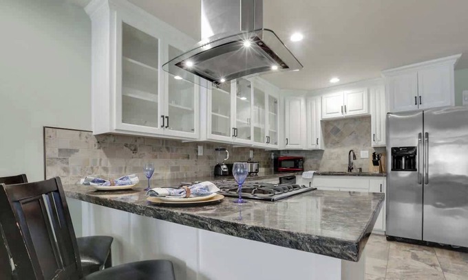 Raisin Apartment | Fig Garden Casita B- Affordable & Convenient!