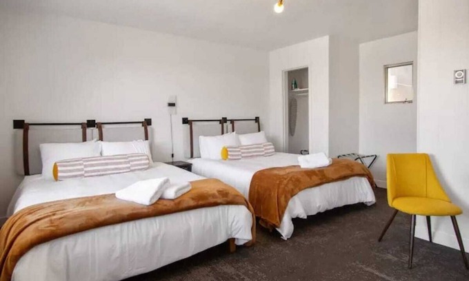 Fillmore Apartment | Fillmore Lodge: Discounted 2 Double Queens Rm