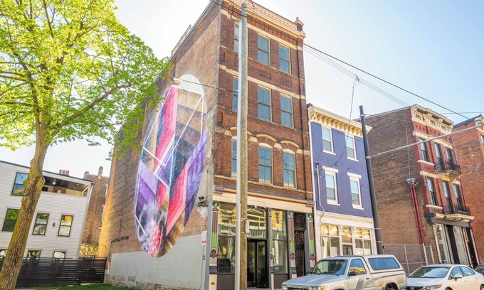 Over-the-Rhine Apartment | Findlay Market Suites – 6 Stylish Units in 1 Rental! Perfect for Groups