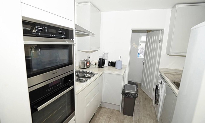 Manchester House | Fine 3-bed House in Manchester for up to 6 People