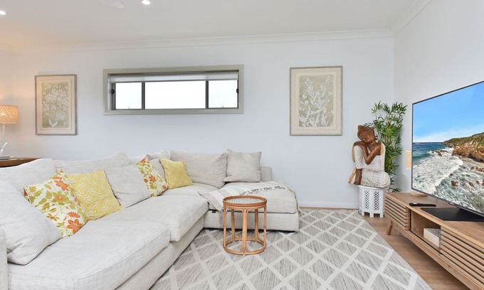 Caves Beach House | Finns at Caves Beach Resort