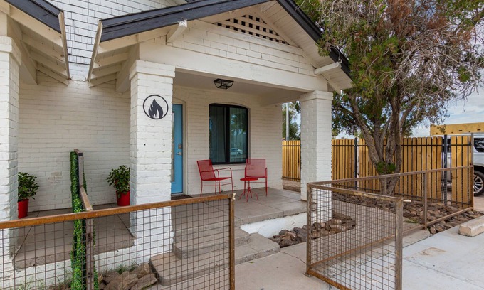 Governmental Mall House | Fire Element Cozy 2bed 1bath in Downtown Phx