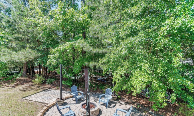 Holly Springs Cottage | Fire Pit + Pool Access: Quiet Holly Springs Home