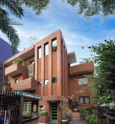 DLF City Hotel | Firebrick Boutique Residences - GARNET HOUSE