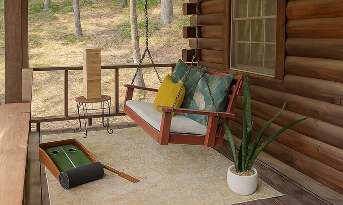 Eureka Springs Cabin | Fireplace & Swing | Modern Cabin + New Hot Tub