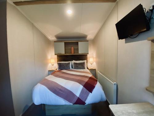 Exmouth House | FIRS BORDEAUX - Beautiful Devon Cliffs Caravan
