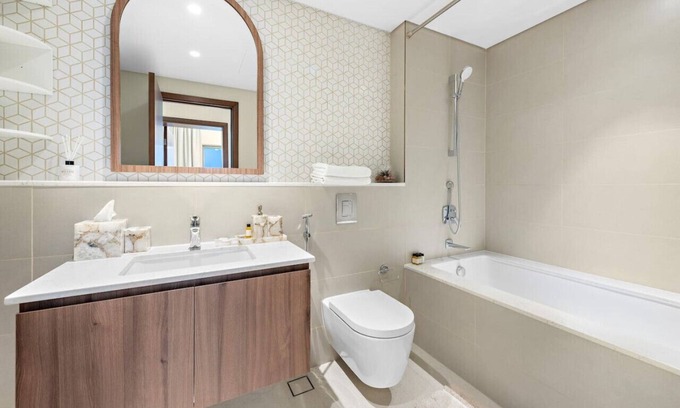 Dubai Apartment | FIRST CLASS | 2BR | Luxury Haven in Vida