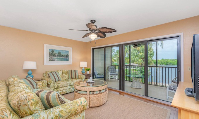 Bokeelia House | First-floor, snowbird-friendly townhouse w/shared pool, WiFi, central AC, & W/D