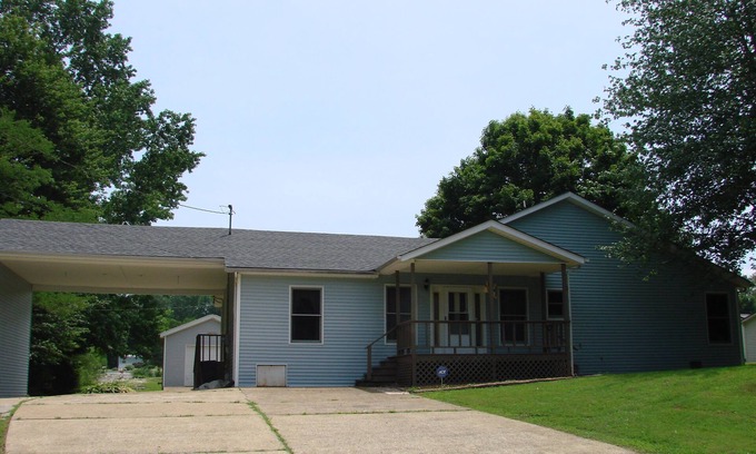 Springville House | Fisherman's Paradise