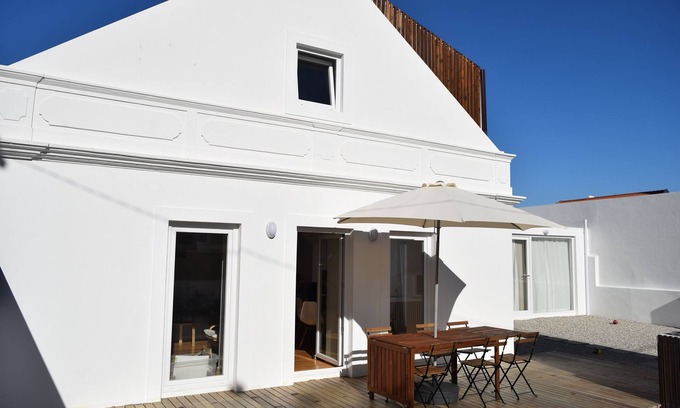Trafaria House | Fishermans House - Lisbon close to boat