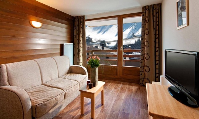Hauteluce Apartment | Fitness, swimming pool, terrace, balcony, tv, 20m², Les Saisies