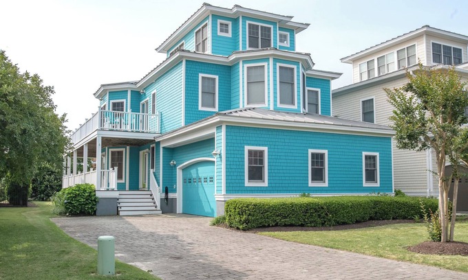 Cape Charles House | Five Minute Walk to the Beach Sleeps 11