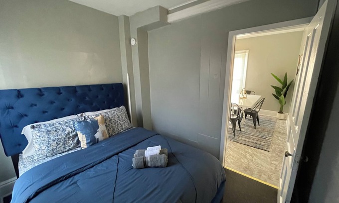 Niagara Falls House | five minutes from the falls