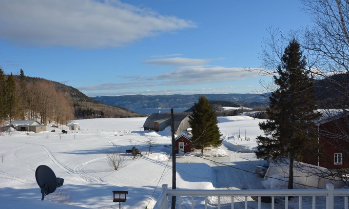Sainte Rose du Nord Apartment | Fjord Saguenay View : Rustic House of the Fjord : #CITQ 135435