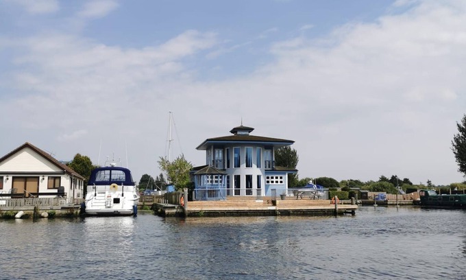 Brundall Cottage | Flag House | Unique homes | Norfolk Broads